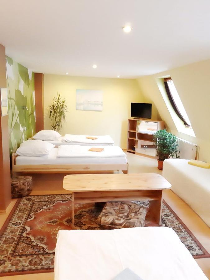 Penzion Havaj Karlovy Vary Ngoại thất bức ảnh