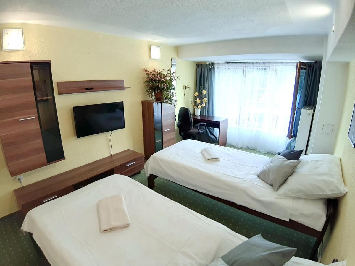 Penzion Havaj Karlovy Vary Ngoại thất bức ảnh